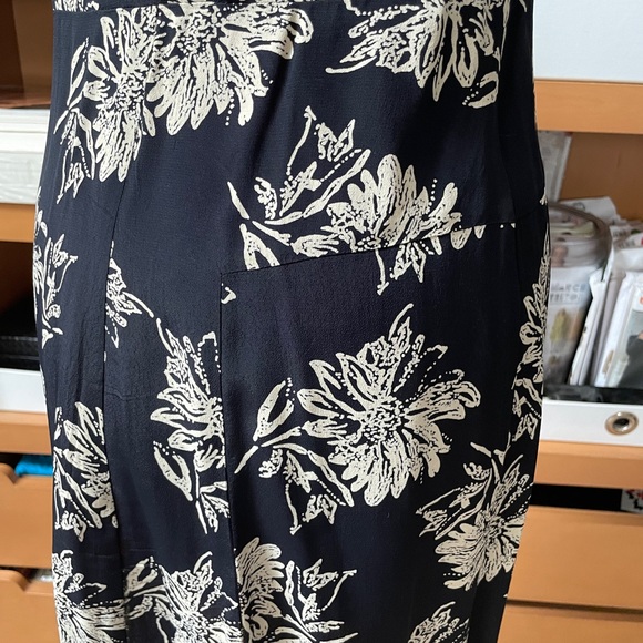 Vintage DKNY Rayon Floral Print Dress in Darkest Navy - Picture 4 of 9